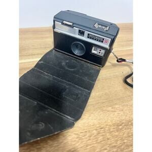 Vintage Kodak Instamatic 50 Camera With Case